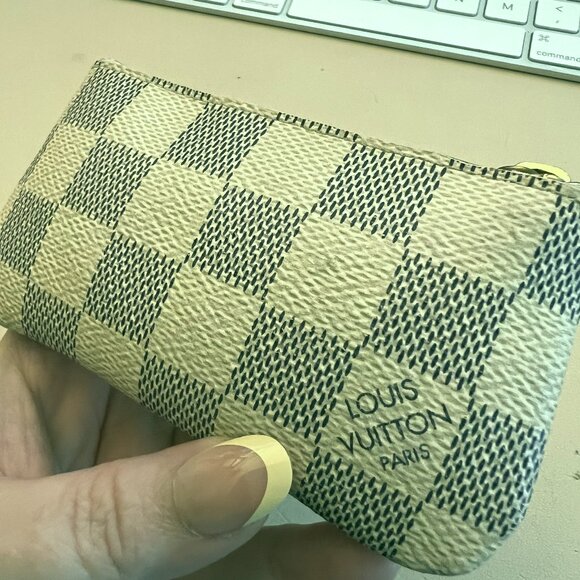 Louis Vuitton Damier Azur Key Pouch - Picture 9 of 13